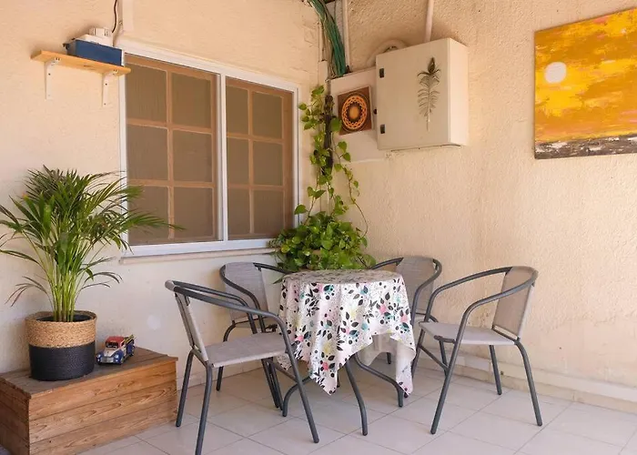 Cosy Family Home & Garden In Eilat