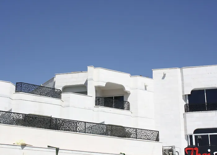 Rich Royal Suites