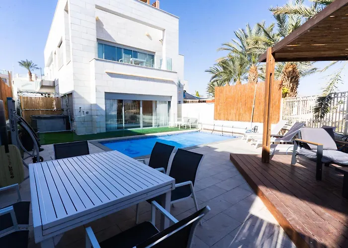 Villalis Bay View